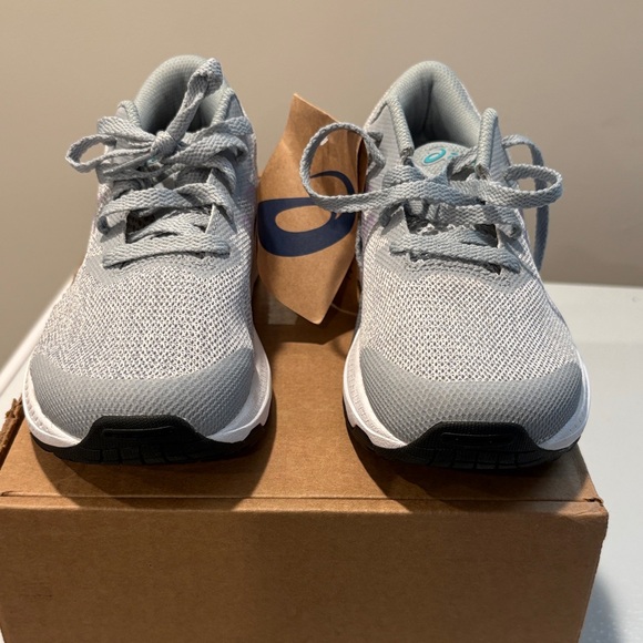 Asics Gray Sneakers GT 1000 Running sneakers NWT - Picture 1 of 6